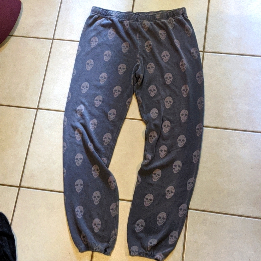 Monroe skull sweats